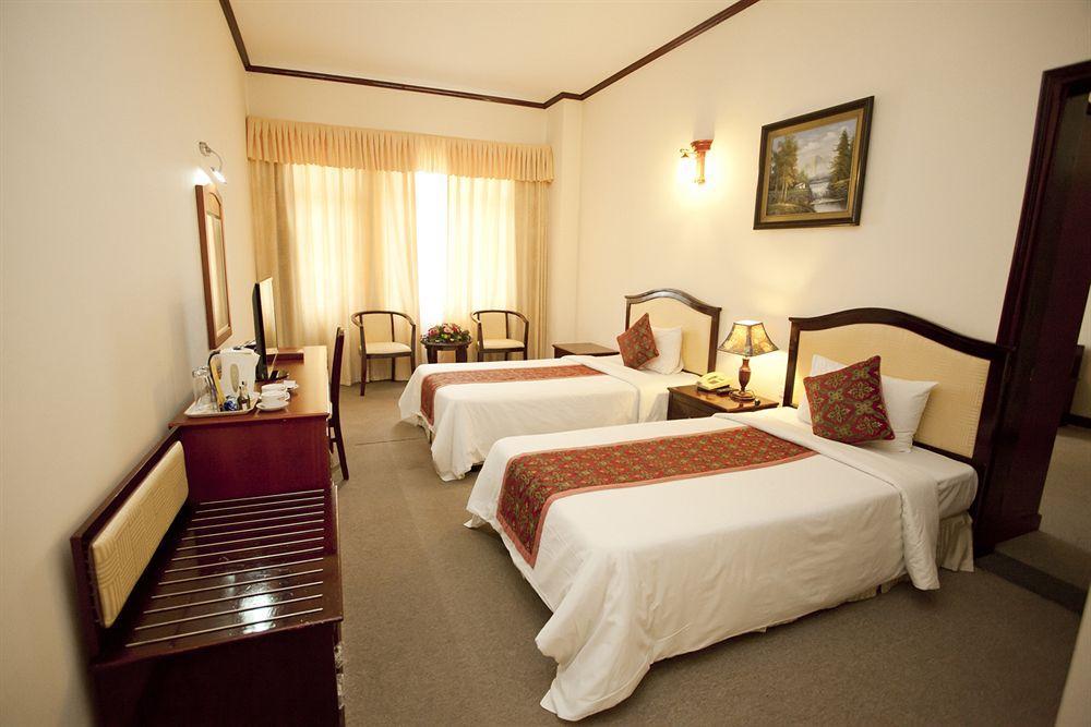 Asean Halong Hotel Ха Лонг Екстериор снимка
