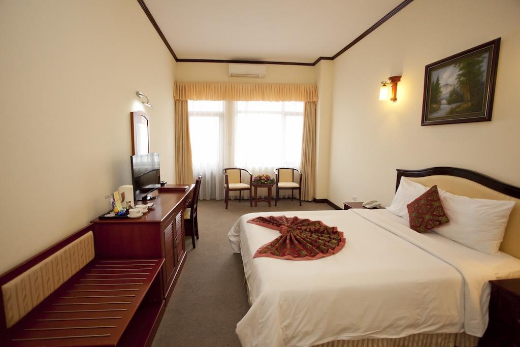 Asean Halong Hotel Ха Лонг Екстериор снимка