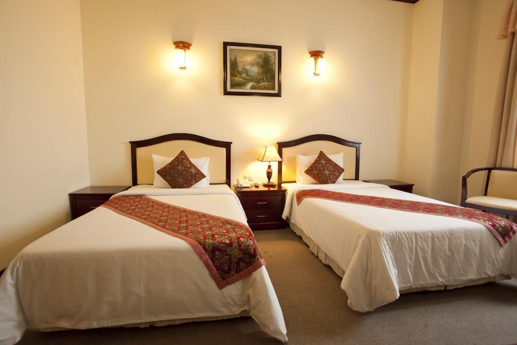 Asean Halong Hotel Ха Лонг Екстериор снимка