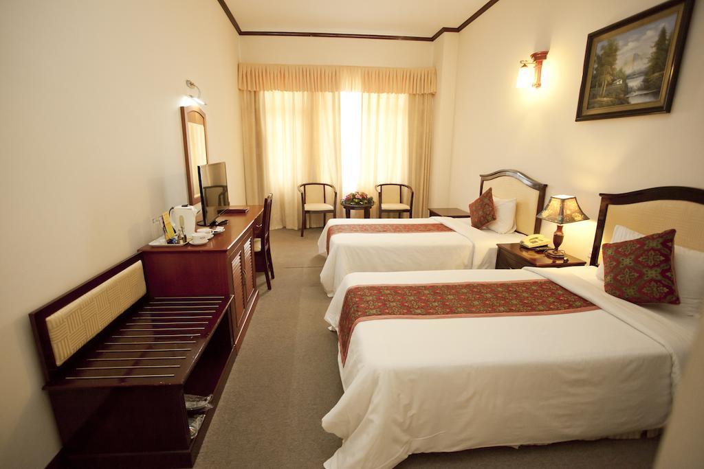 Asean Halong Hotel Ха Лонг Екстериор снимка